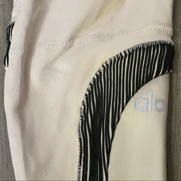 ALO Yoga Electric High Waist Leggings‎ Size XS - Picture 4 of 12